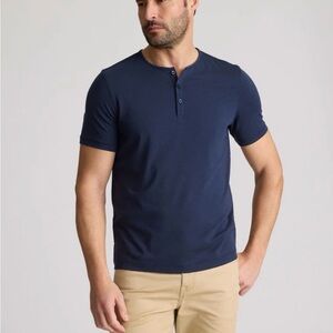 Untuckit EcoSoft Short-Sleeve Henley XL NWOT